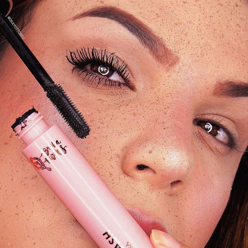 Mascara-de-Cilios-Volume-Curvado-Bruna-Tavares-BT-Big-Lash-Preto-8-g