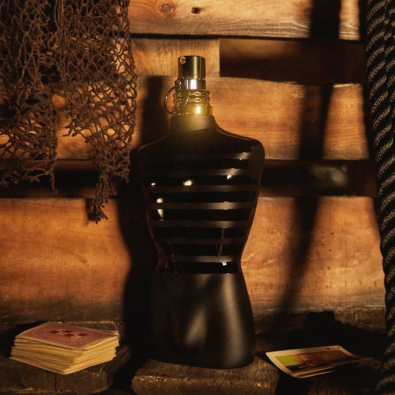 Kit-Perfume-Jean-Paul-Gaultier-Le-Male-Le-Parfum-Masculino-Eau-de-Parfum-125-ml---Gel-de-Banho-75-ml
