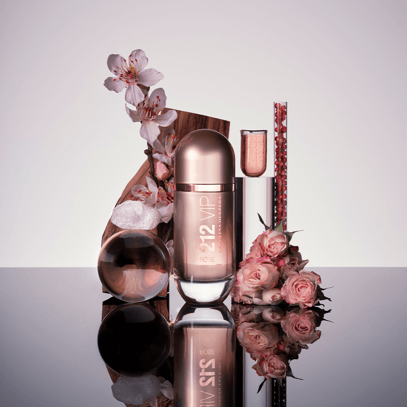Kit-Perfume-Carolina-Herrera-212-Vip-Rose-Feminino-Eau-de-Parfum-50-ml---Locao-Corporal-75-ml