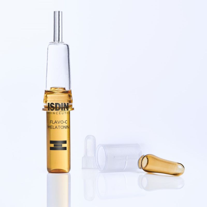 Caixa-de-Ampola-Serum-Facial-Reparador-Vitamina-C-Noturno-Isdin-10-x-2-ml