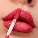 Batom-Liquido-com-Glitter-Ruby-Rose-Shine-Kisses-353-21-ml