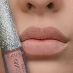Batom-Liquido-com-Glitter-Ruby-Rose-Shine-Kisses-354-21-ml