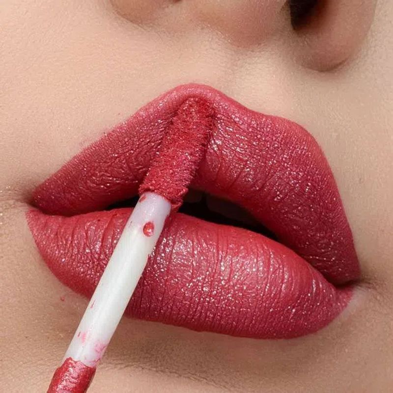 Batom-Liquido-com-Glitter-Ruby-Rose-Shine-Kisses-355-21-ml