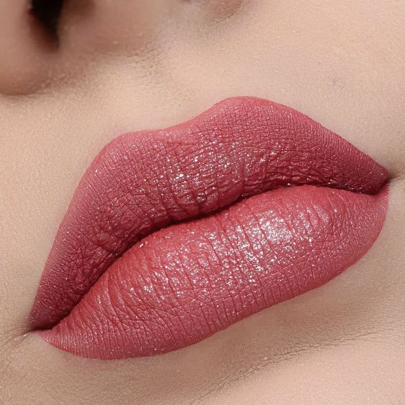 Batom-Liquido-com-Glitter-Ruby-Rose-Shine-Kisses-366-21-ml