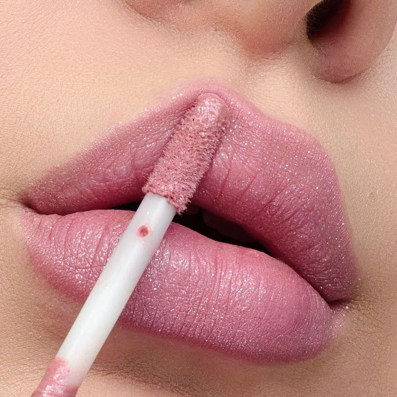 Batom-Liquido-com-Glitter-Ruby-Rose-Shine-Kisses-368-21-ml