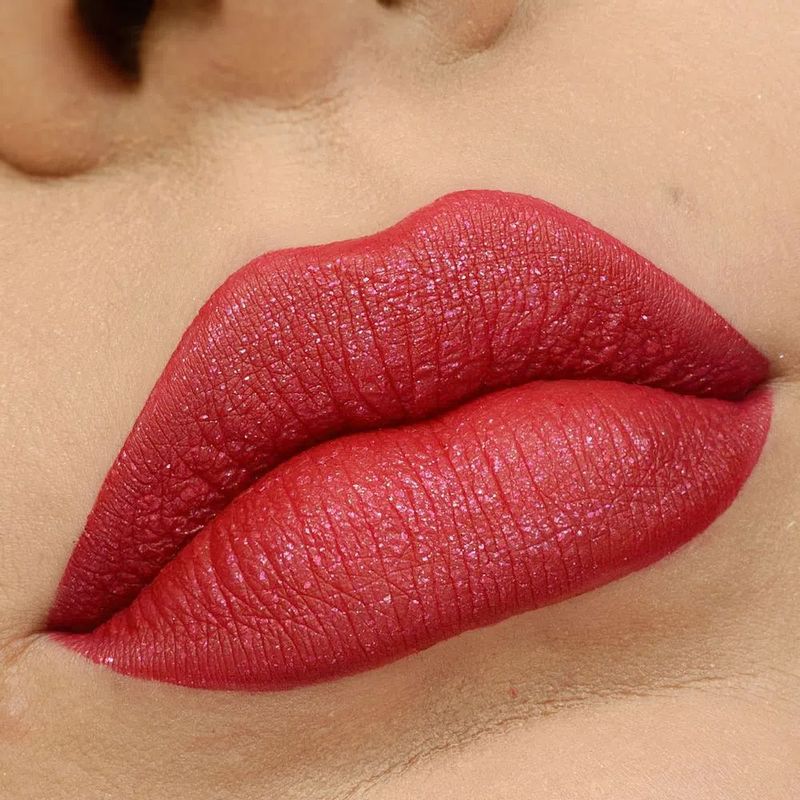 Batom-Liquido-com-Glitter-Ruby-Rose-Shine-Kisses-369-21-ml