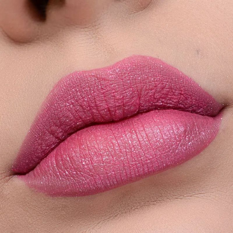 Batom-Liquido-com-Glitter-Ruby-Rose-Shine-Kisses-370-21-ml-