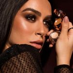 Sombra-em-Po-Cintilante-Oceane-Mariana-Saad-Godness-4-g