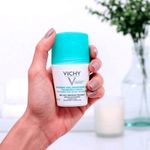 Desodorante-Roll-On-Antitranspirante-Vichy-Traitement-Unissex-50-ml