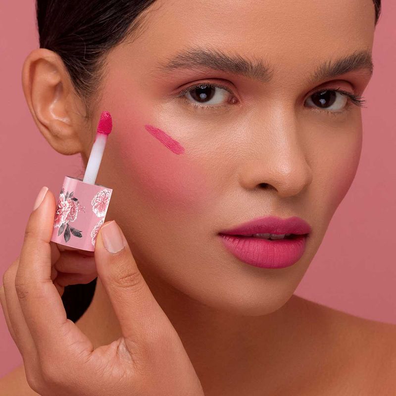 Batom-Liquido-Matte-Bruna-Tavares-BT-Plush-Peony-63-ml-Aplicacao-do-Produto-3