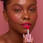 Batom-Liquido-Matte-Bruna-Tavares-BT-Plush-Bloom-63-ml-Aplicacao-do-Produto-2