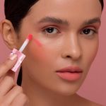 Batom-Liquido-Matte-Bruna-Tavares-BT-Plush-Coral-Charm-63-ml-Aplicacao-do-Produto-3