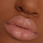 Gloss-Labial-Liquido-Matte-Bruna-Tavares-BT-Gloss-Denise-6-ml-Efeito