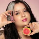 Oleo-Labial-Cintilante-Bruna-Tavares-BT-Juicyoil-Guava-53-ml-Modelo-1