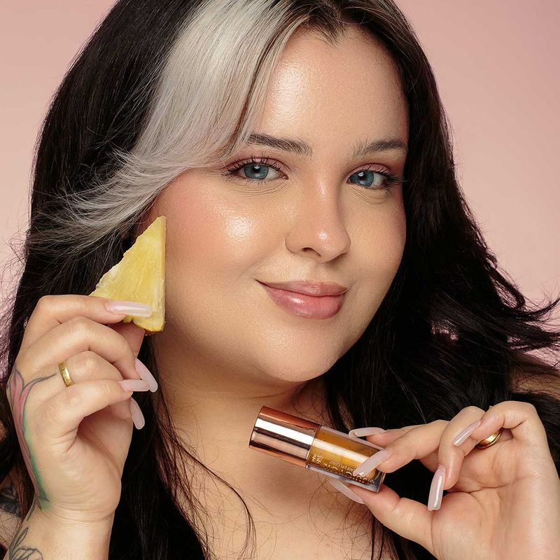 Oleo-Labial-Cintilante-Bruna-Tavares-BT-Juicyoil-Pineapple-53-ml-Modelo-1