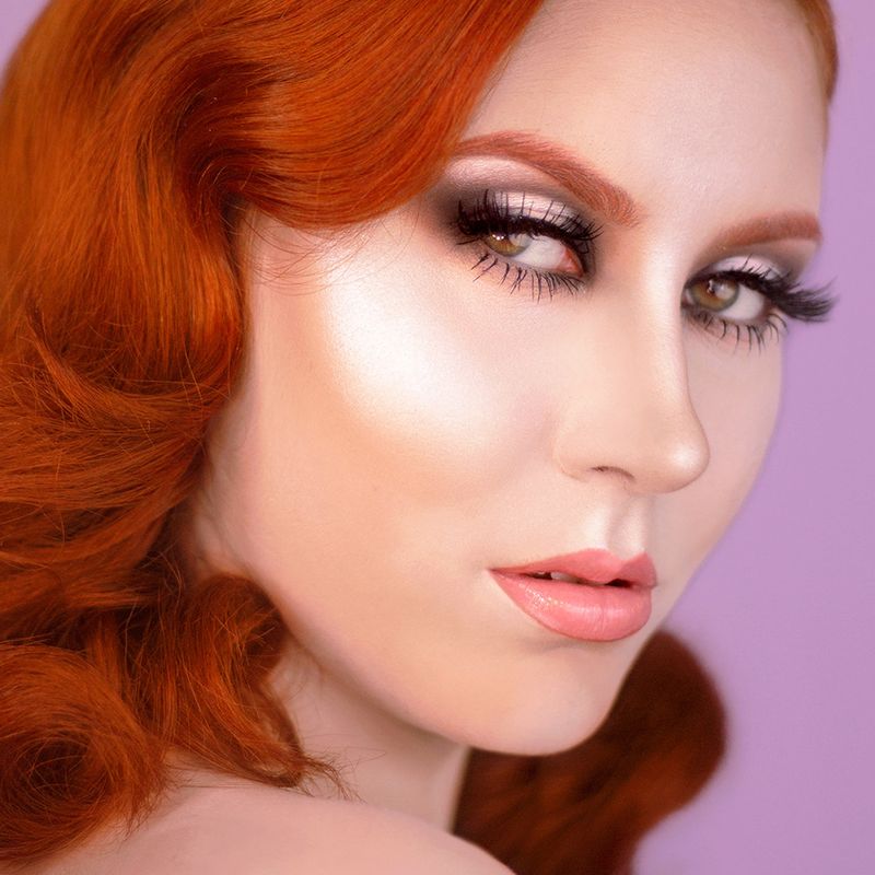 Iluminador-Compacto-em-Po-Bruna-Tavares-BT-Light-Lunar-5-g-Modelo