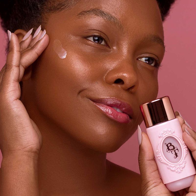 Serum-Facial-Hidratante-Bruna-Tavares-BT-Peony-40-g-Aplicacao-do-Produto-1