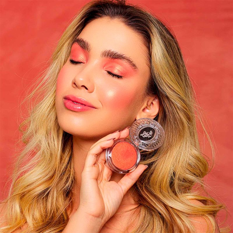 Blush-Compacto-em-Po-Bruna-Tavares-BT-Shimmer-Madagascar-5-g-Modelo-3