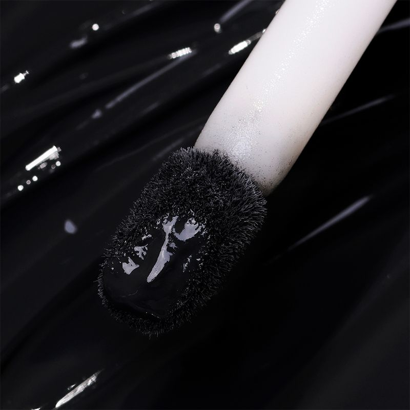 Primer-e-Sombra-Liquida-2x1-Bruna-Tavares-BT-Velvet-Black-6-ml-Detalhe