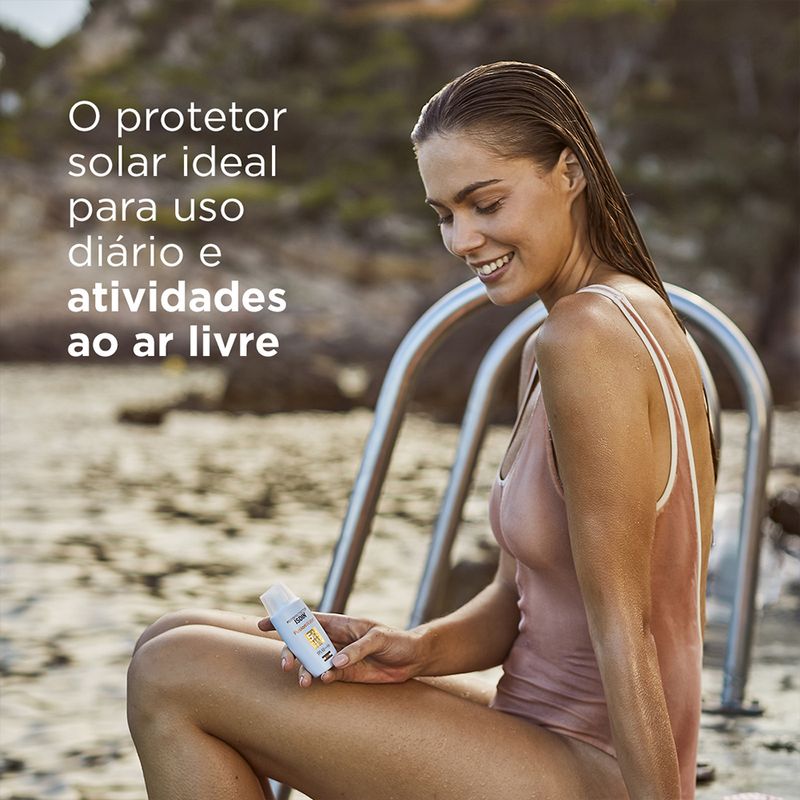 Protetor-Solar-Facial-Isdin-Fusion-Water-5-Stars-FPS-60-30-ml-Imagem-Ambientada