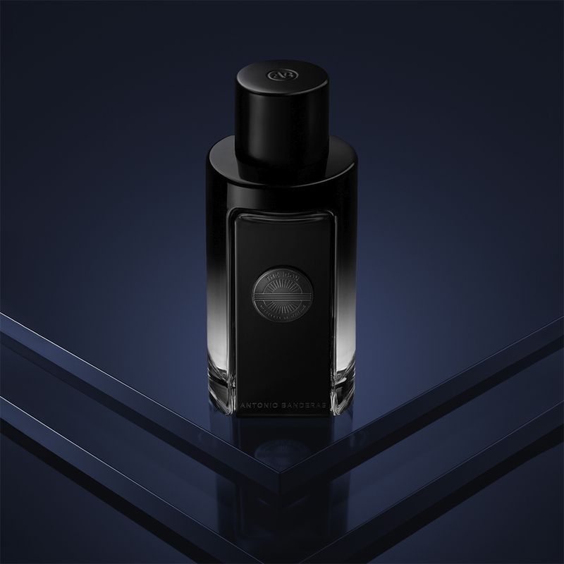 Perfume-Antonio-Banderas-The-Icon-Eau-de-Parfum-Masculino-50-ml-Imagem-Ambientada-1