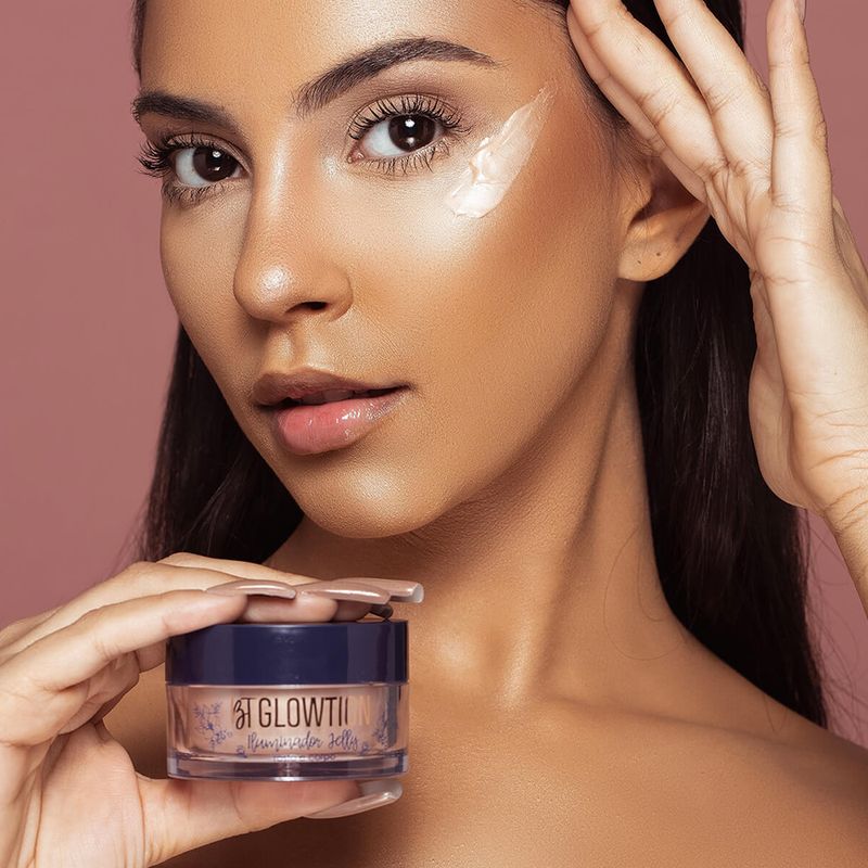 Iluminador-em-Gel-Luminoso-Bruna-Tavares-BT-Glowtion-Honey-40-g-Aplicacao-do-Produto