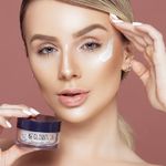 Iluminador-em-Gel-Luminoso-Bruna-Tavares-BT-Glowtion-Lumi-40-g-Aplicacao-do-Produto