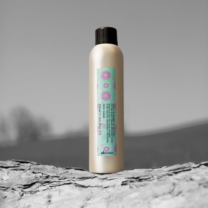 Spray-Fixador-Davines-More-Inside-Medio-250-ml-Ambientada