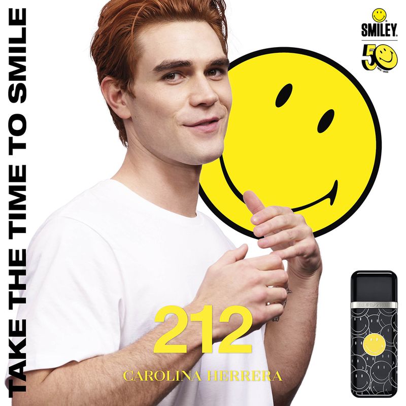 Perfume-Carolina-Herrera-212-Vip-Men-Black-Smiley-Eau-de-Parfum-100ml-Modelo-e-Frasco