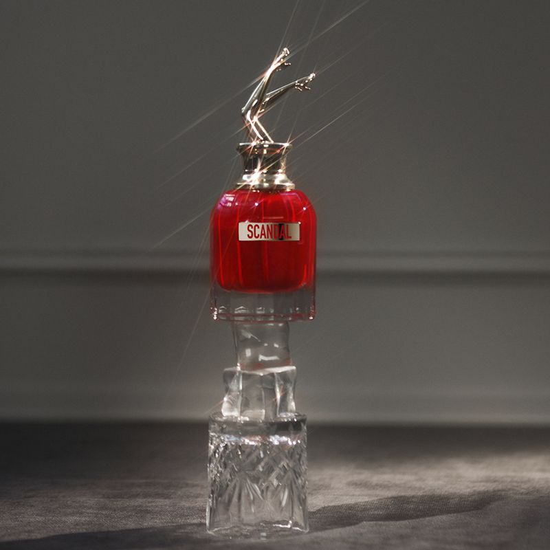 Perfume-Jean-Paul-Gaultier-Scandal-Le-Parfum-Feminino-Eau-de-Parfum-50-ml-Ambientada