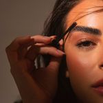 Gel-Para-Sobrancelha-Oceane-Mariana-Saad-Instant-Browns-Incolor-7-g-Modelo