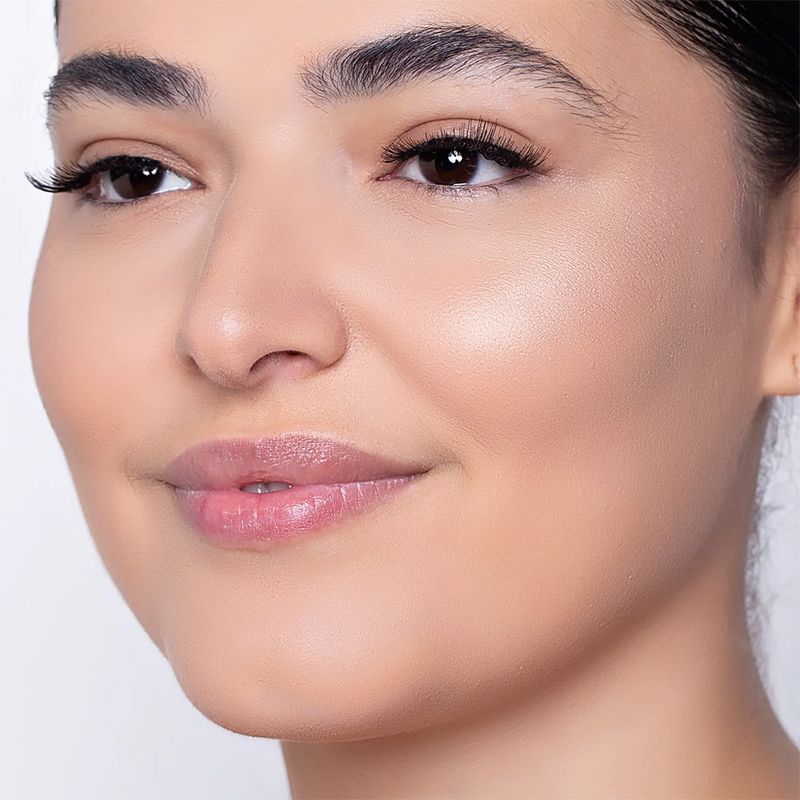 Iluminador-Solto-em-Po-Payot-Boca-Rosa-Beauty-Oops-8-g-Modelo