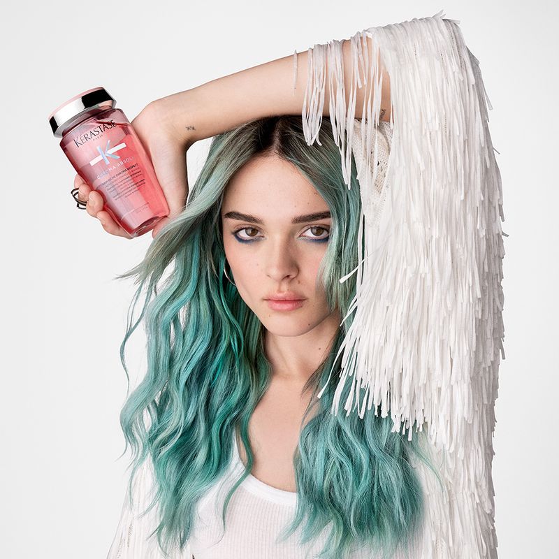 Shampoo-Kerastase-Chroma-Absolu-Bain-Riche-Chroma-Respect-250-ml-Modelo
