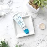 Gel-Creme-Facial-Hidratante-Bioderma-Hydrabio-Light-Moisturising-Care-40-ml-Ambientada