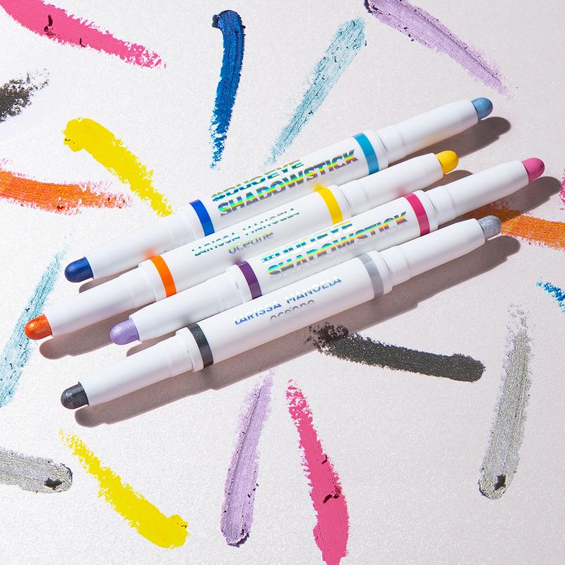 Sombra-em-Bastao-Oceane-Larissa-Manoela-Duo-Eyeshadow-Stick-Sunrise-Amarelo-com-Laranja-24-g-Ambientada