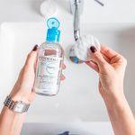 Agua-Micelar-Facial-Hidratante-Bioderma-Hydrabio-H2O-250-ml-Produto-Textura