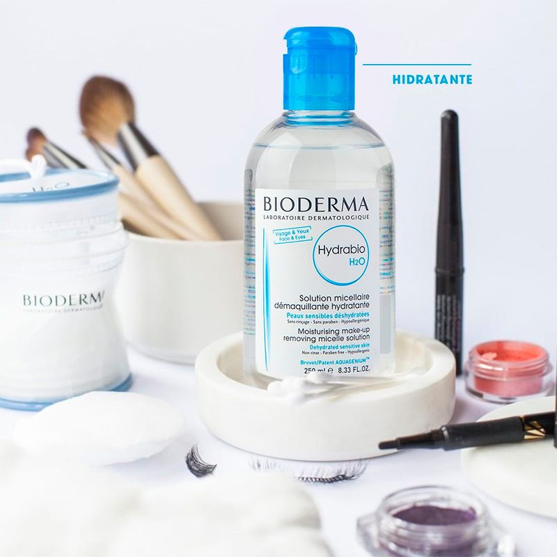 Agua-Micelar-Facial-Hidratante-Bioderma-Hydrabio-H2O-250-ml-Ambientada