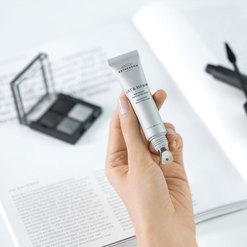 Creme-Anti-Idade-para-os-Olhos-Esthederm-Lift---Repair-Smoothing-Care-15-ml-Produto