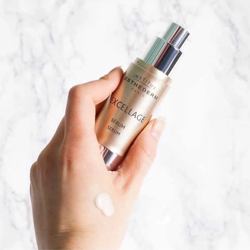 Serum-Facial-Oleo-de-Camelia-Rejuvenescedor-Esthederm-Excellage-30-ml-Textura