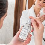 Agua-Micelar-Facial-Clareadora-de-Manchas-Bioderma-Pigmentbio-H2O-250-ml-Ambientada