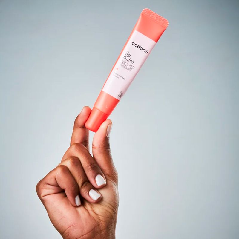 Lip-Balm-Hidratante-Oceane-Morango-15-g-Produto-e-Modelo
