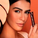 Blush-Liquido-Oceane-Mariana-Saad-Laranja-Peach-12-g-Modelo