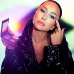 Paleta-de-Sombras-em-Po-Oceane-Sabrina-Sato-Trendsetter-Palette-153-g-Modelo