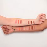 Paleta-Multifuncional-em-Po-Oceane-Mariana-Saad-Face-It-All-256-g-Demonstracao