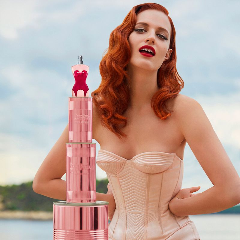 Perfume-Jean-Paul-Gaultier-Classique-Feminino-Eau-de-Parfum-50-ml-Modelo-e-Frasco