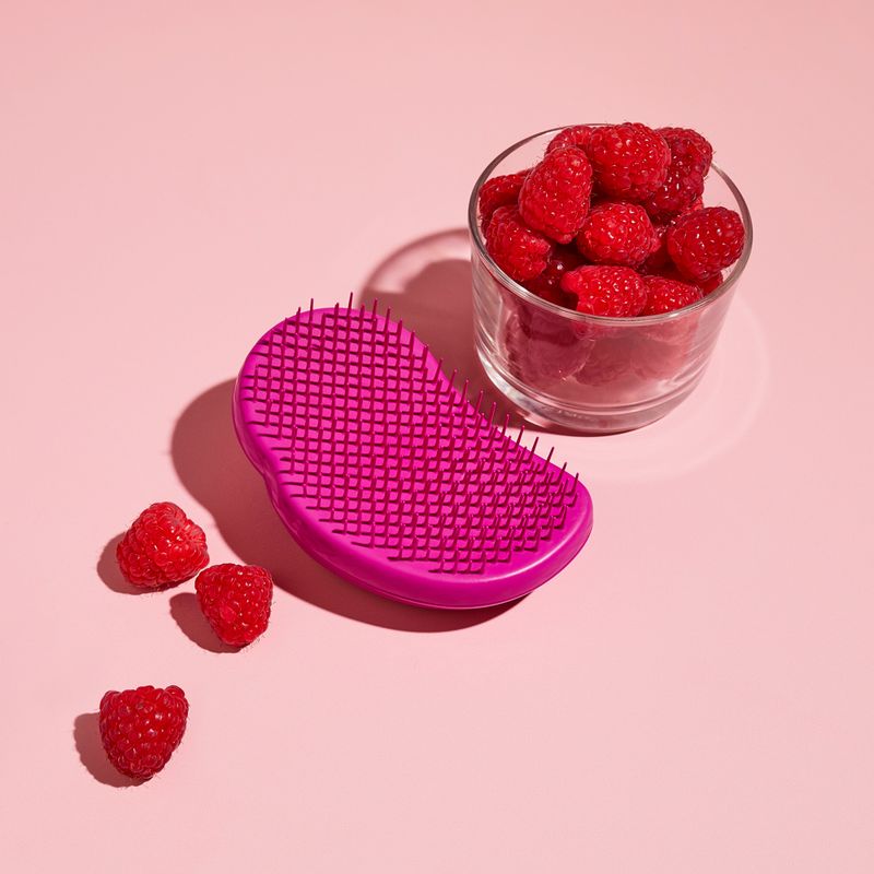 Escova-para-Desembaracar-Tangle-Teezer-The-Original-Fine---Fragile-Purple-Roxo-Ambientada