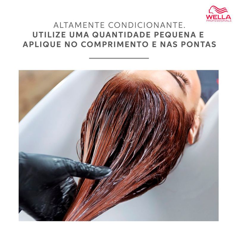 Mascara-de-Reconstrucao-Wella-Professionals-Color-Motion-150-ml-Acao-1