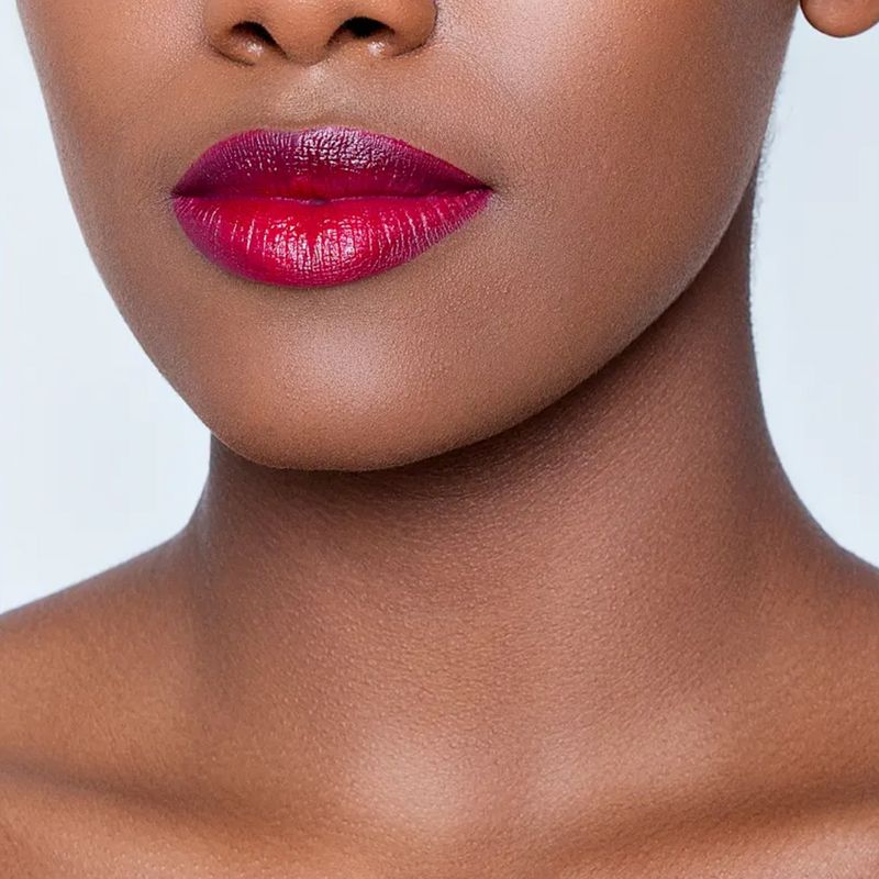 Lip-Tint-Mari-Maria-Acqua-Tint-Cherry-44-ml-Modelo