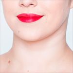 Lip-Tint-Mari-Maria-Acqua-Tint-Rouge-44-ml-Modelo-2