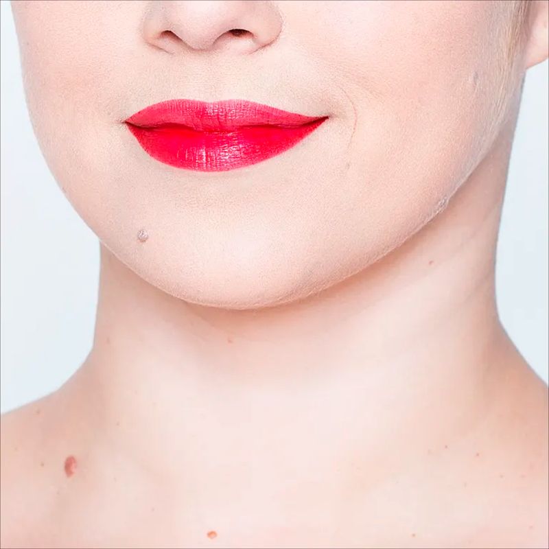 Lip-Tint-Mari-Maria-Acqua-Tint-Rouge-44-ml-Modelo-2